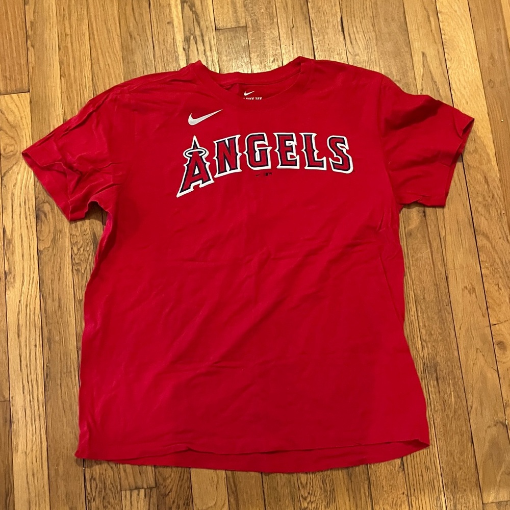 Nike tee Los Angeles angels 27 trout men’s size large red tee shirt
